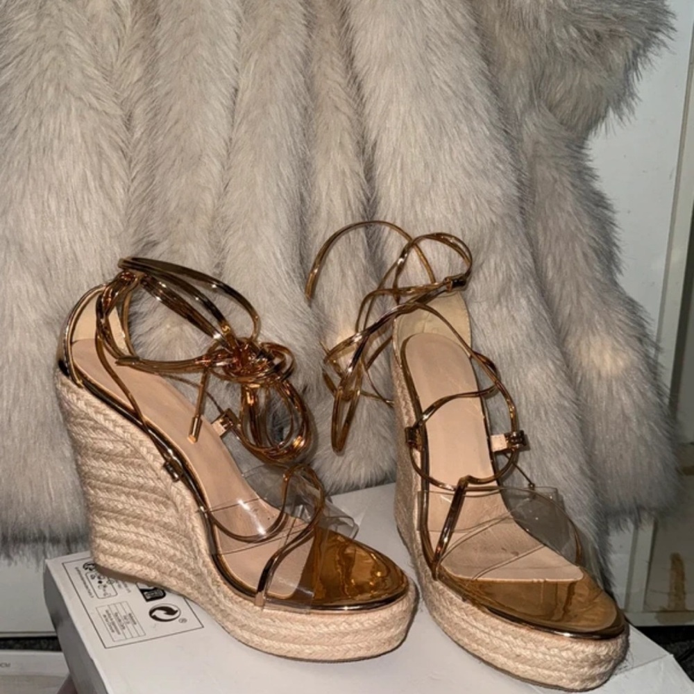 Glamour Metallic Wedge Sandals